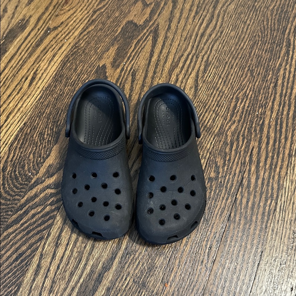 CROCS Black Perforated Clogs